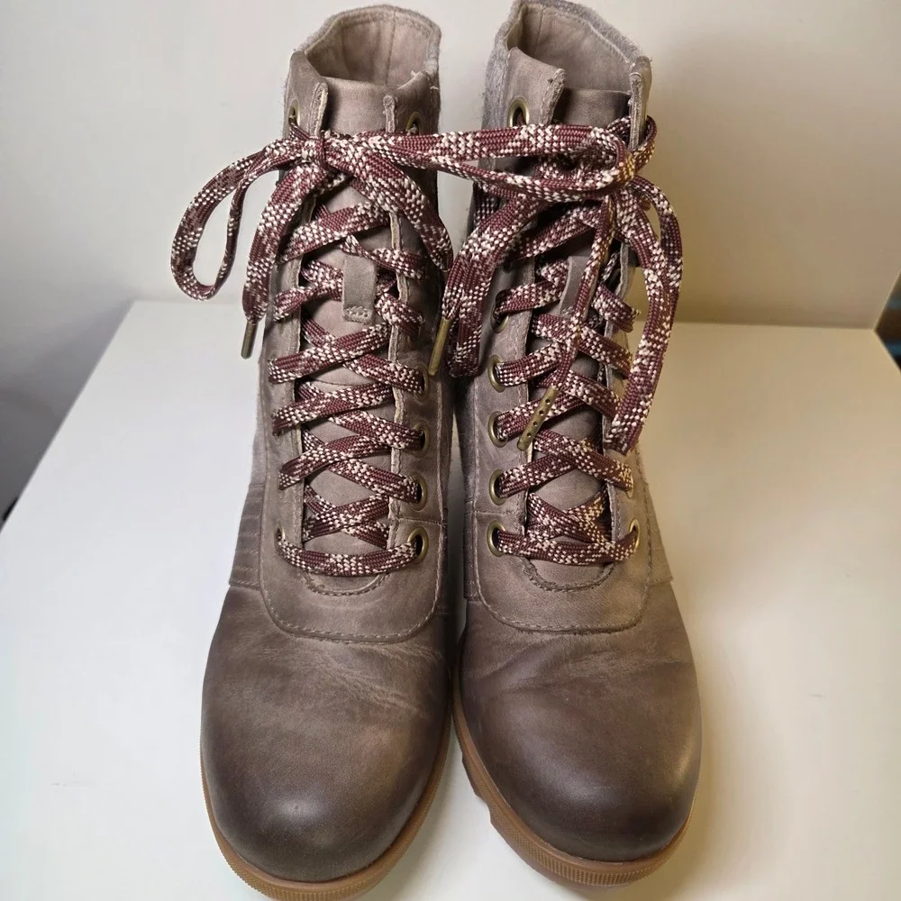 Sorel Lexie Wedge Ankle Boots Khaki II Size 8 Outdoor Gorpcore  Weatherproof